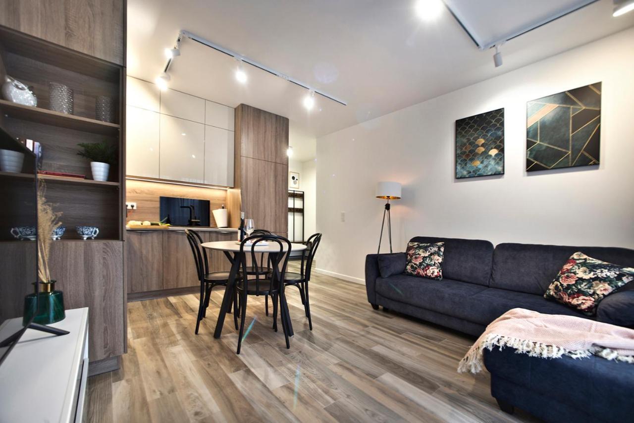 Goclaw P&O Serviced Apartments Varsóvia Exterior foto